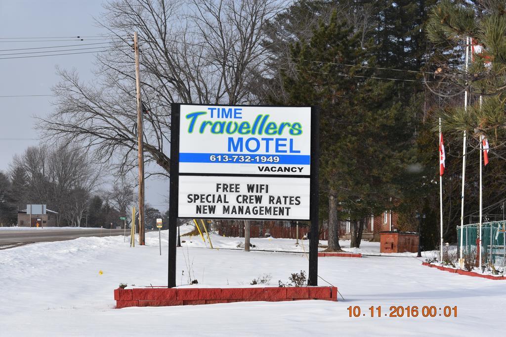 Time Travellers Motel Petawawa Exterior photo